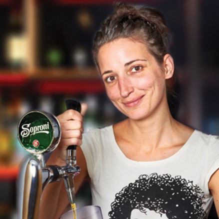 Perfekt gezapftes Bier SOPRONI BEER